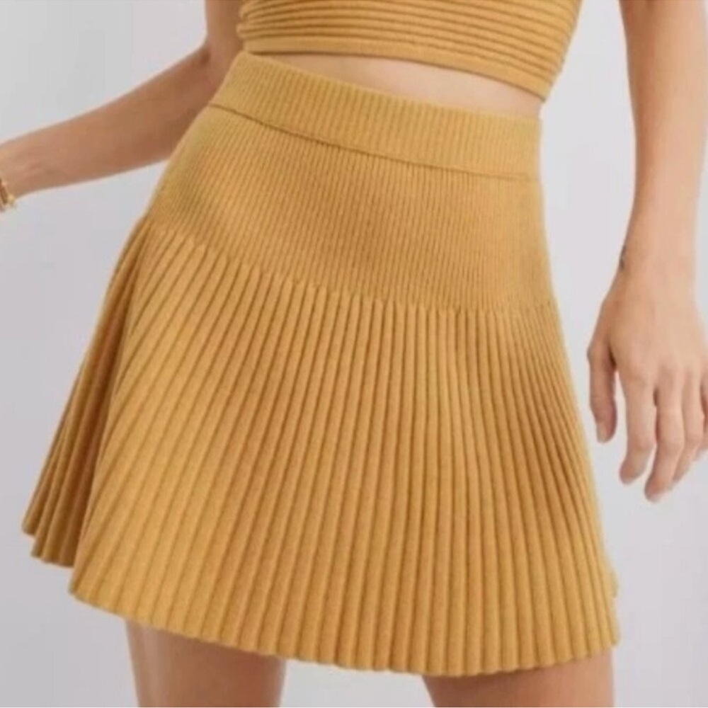 NWT Aerie Take Charge Sweater Skirt Size Large Tan/Mustard